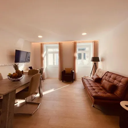 Living Executive Apartman