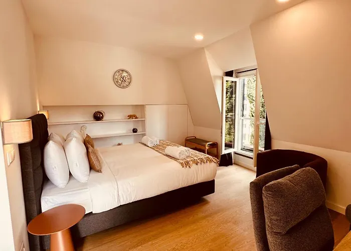 Living Executive Apartment