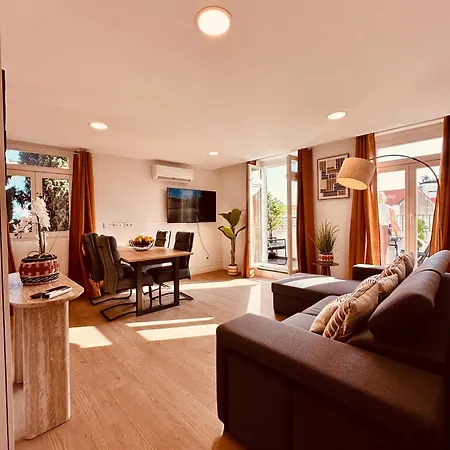 Living Executive شقة *